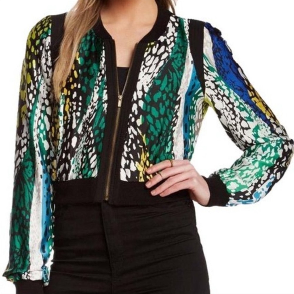 Bcbgmaxazria Nova crop zip jacket top